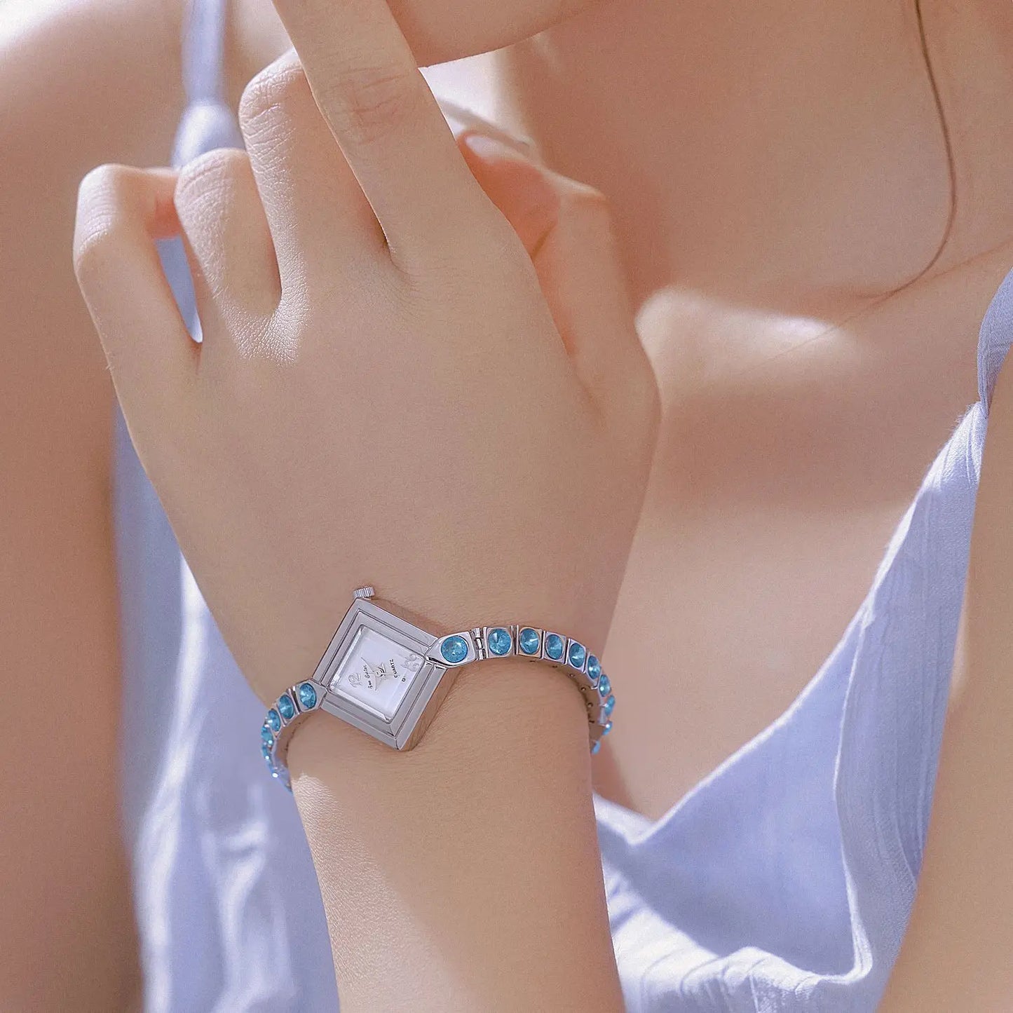 Luxury Women's Watch Square Dial Blue Rhinestones Bracelet Waterproof Fashion Elegant Wristwatch for Women Daily Wear Gifts.