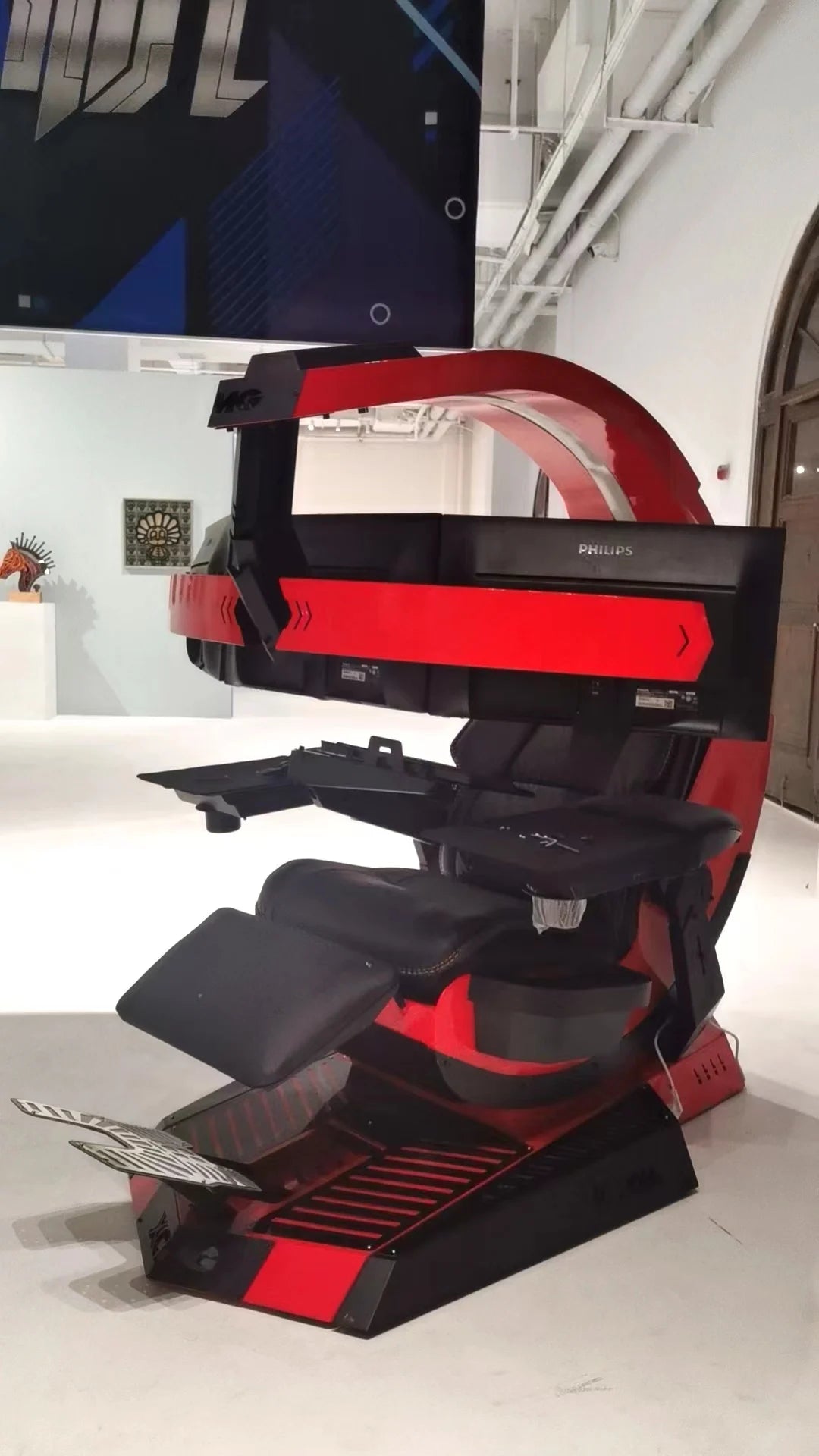 Manticore Zero Gravity Liegestuhl aus echtem Leder, Cockpit-Option, Memory-Schaum mit Massageunterstützung, mehrere Monitore