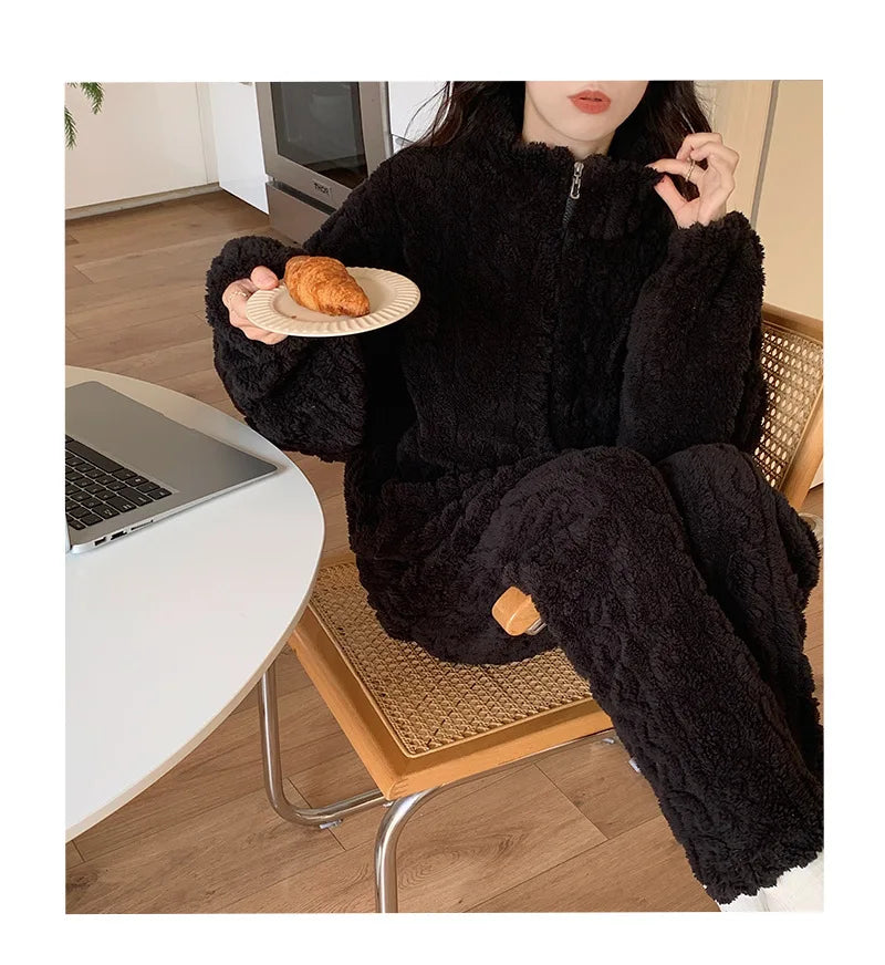 Große Größe Flanell Pyjama Set Herbst Winter Weibliche Nachtwäsche Hosen Anzug Verdicken Korallen Fleece Hohe Kragen Lounge Tragen Homewear.