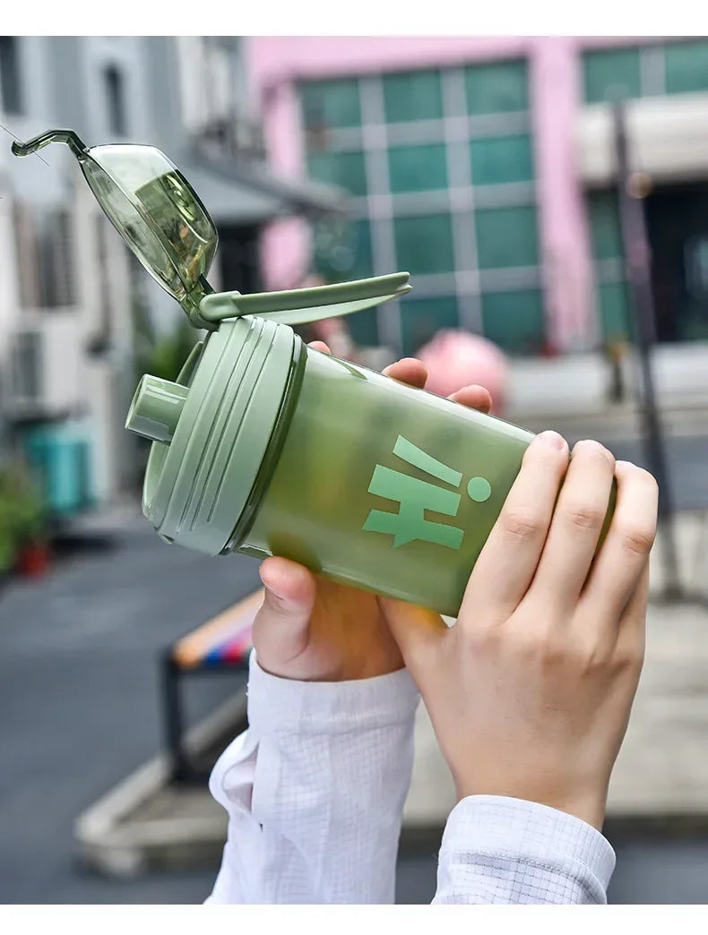 Portable 500ml Protein Powder Shaker Bottle Leak Proof Water Bottle for Gym Fitness Training Sport Shaker Mixing Cup with Scale.