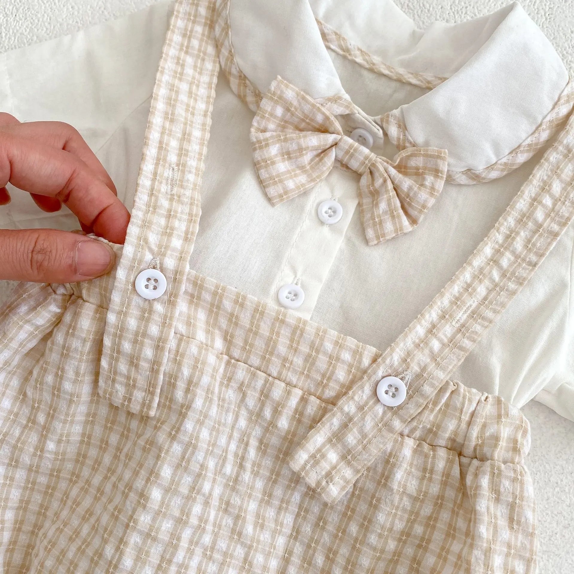 Bodys Sommer Baby und Kinder einteilige Kleidung Puppen hals kurz ärmel ige karierte elastische Bund Dreieck einteiligen Stram pler.