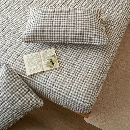 For High-Quality Quilted Plaid Mattress Cover,Mattress Protector,- Antibacterial, Breathable,Comfortable for Fresh Sleep Experie.