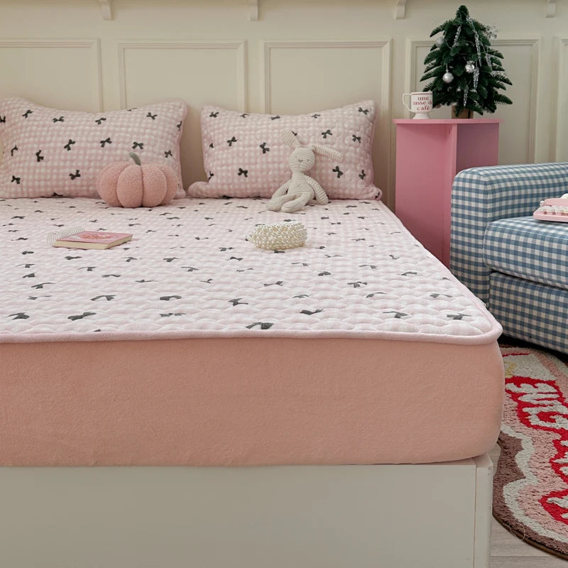 Quilted Velvet Bed Cover Printed Bedspread for Home Winter Mattress Protector Thicken Bed Linen 매트리스 커버 (No Pillowcase).