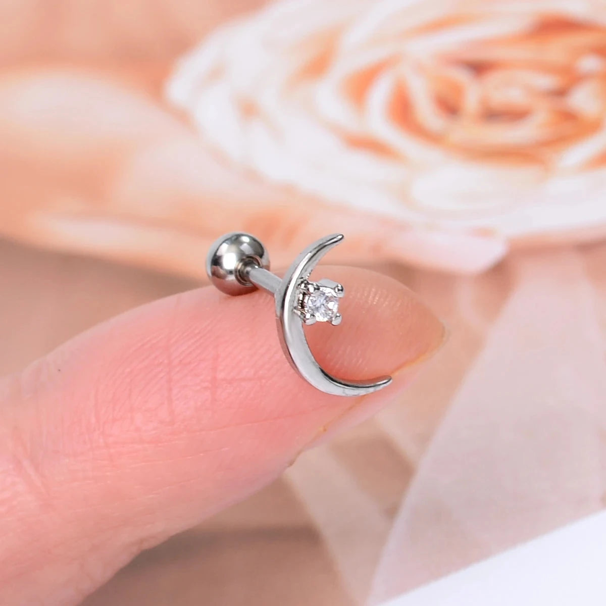 1PC New Curved Cz Cartilage Stud Moon Leaf  Helix Rook Conch Screw Back Earring Stainless Steel Bar Ear Piercing Jewelry