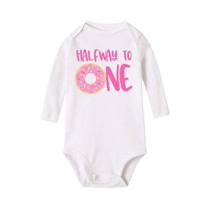 Halber Weg zu einem Geburtstag Baby Bodysuit Langarm Mädchen und Jungen Stram pler Baby Party Overall Kleidung.