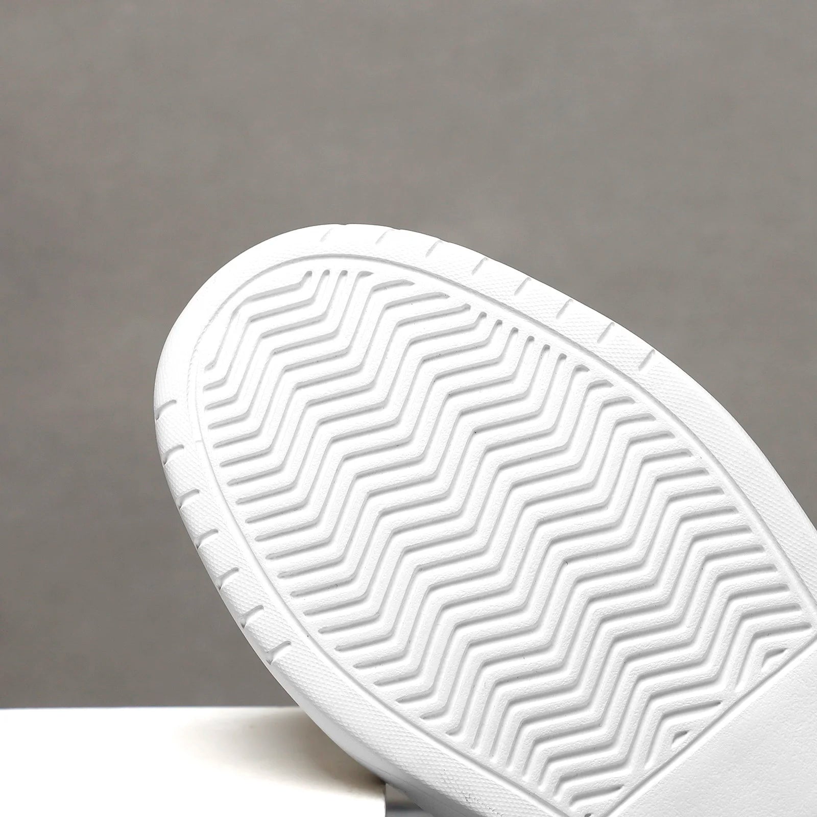 Leder Männer Schuhe Turnschuhe Trend Casual Schuh Italienische Atmungsaktive Freizeit Männlichen Turnschuhe Nicht-slip Schuhe Männer Vulkanisierte Schuhe.