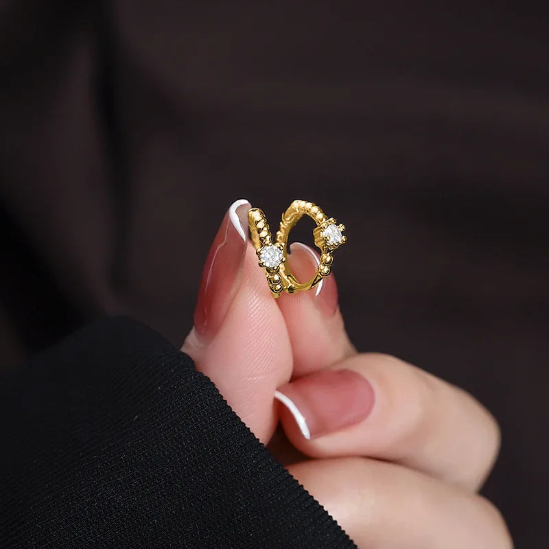 4PCS Fashion Zircon Round Hoop Earring Set Women Temperament Flower Ear Stud Huggie Earring Tragus Piercing Cartilage Jewelry.