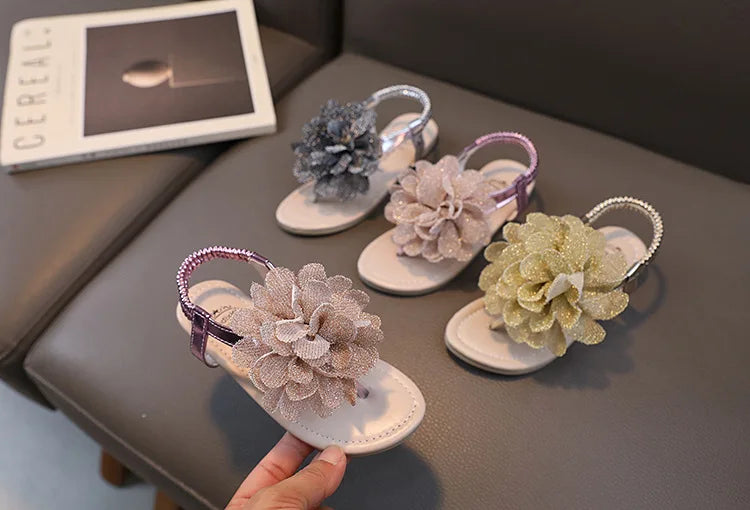 Girls Sandals 2023 Summer New Bling Flowers Baby Children Fashion Soft Bottom Student Shoes Kid's Slippers Pink Flats Flip Flops.