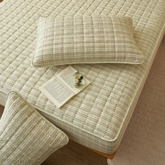 For High-Quality Quilted Plaid Mattress Cover,Mattress Protector,- Antibacterial, Breathable,Comfortable for Fresh Sleep Experie.