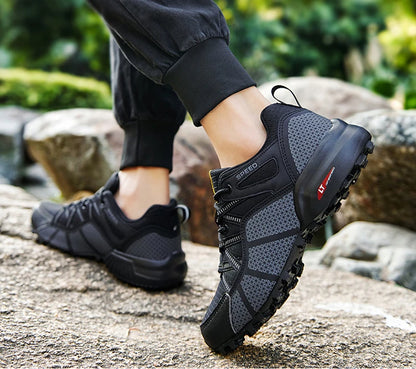 Men's Hiking Sports Shoes Waterproof And Wear-Resistant Hiking Training Shoes Outdoor Woodland Non-Slip Tactical Training Shoes.