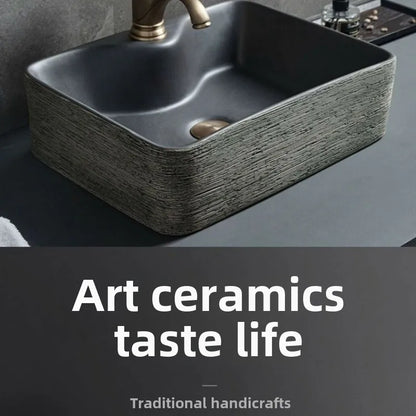Jingdezhen Keramikgefäßwaschbecken – handgefertigtes rustikales Schwarz- und Sandkunstwaschbecken mit Spritzschutz-Design für den Badezimmer-Waschtisch individuell anpassbar