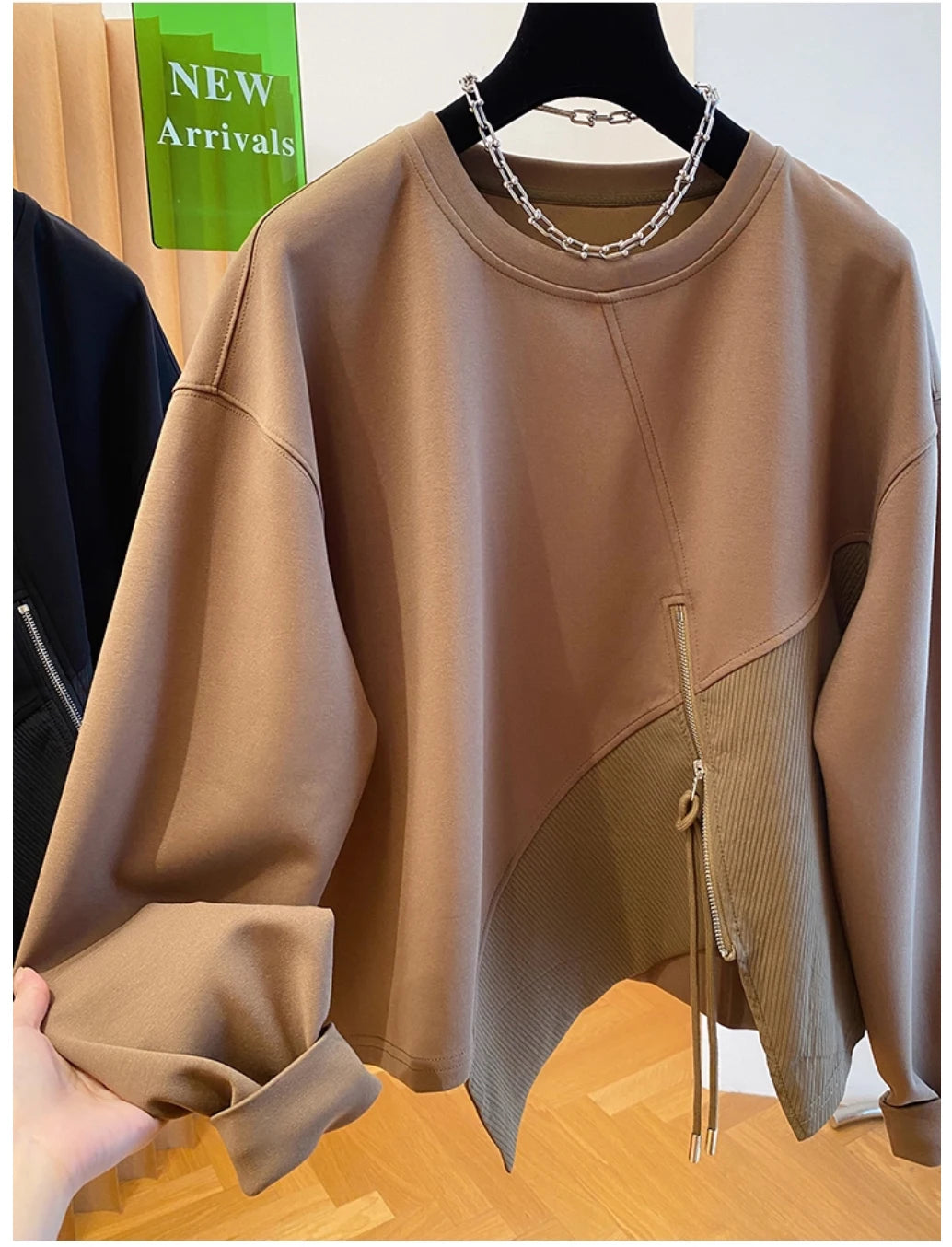 Autumn and Winter Women's Pullover Round Neck Hoodie Lazy Style Splicing Design Loose Long Sleeve Tops.