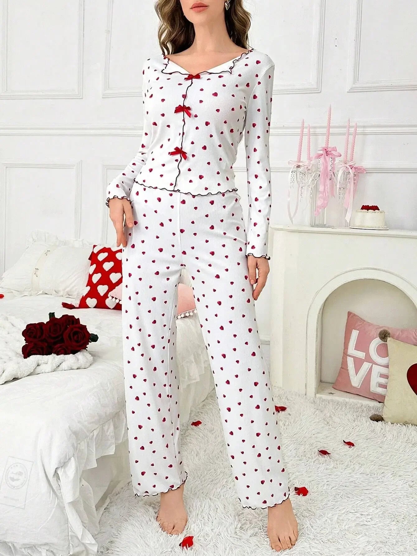 Autumn Winter Sleepwear for Women Two-piece Pajamas Set Heart-shaped Printed Long-sleeved Shirts and Long Pants Homewear.