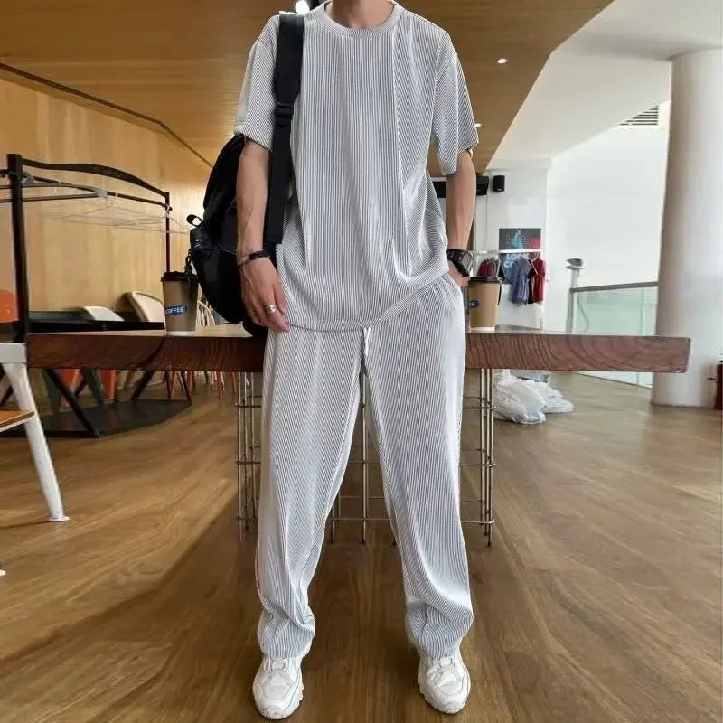 High-End Ice Silk Men's Sports Suit Casual Home Use Long Pants Short Sleeves Quick Drying Top Set Summer Collection.