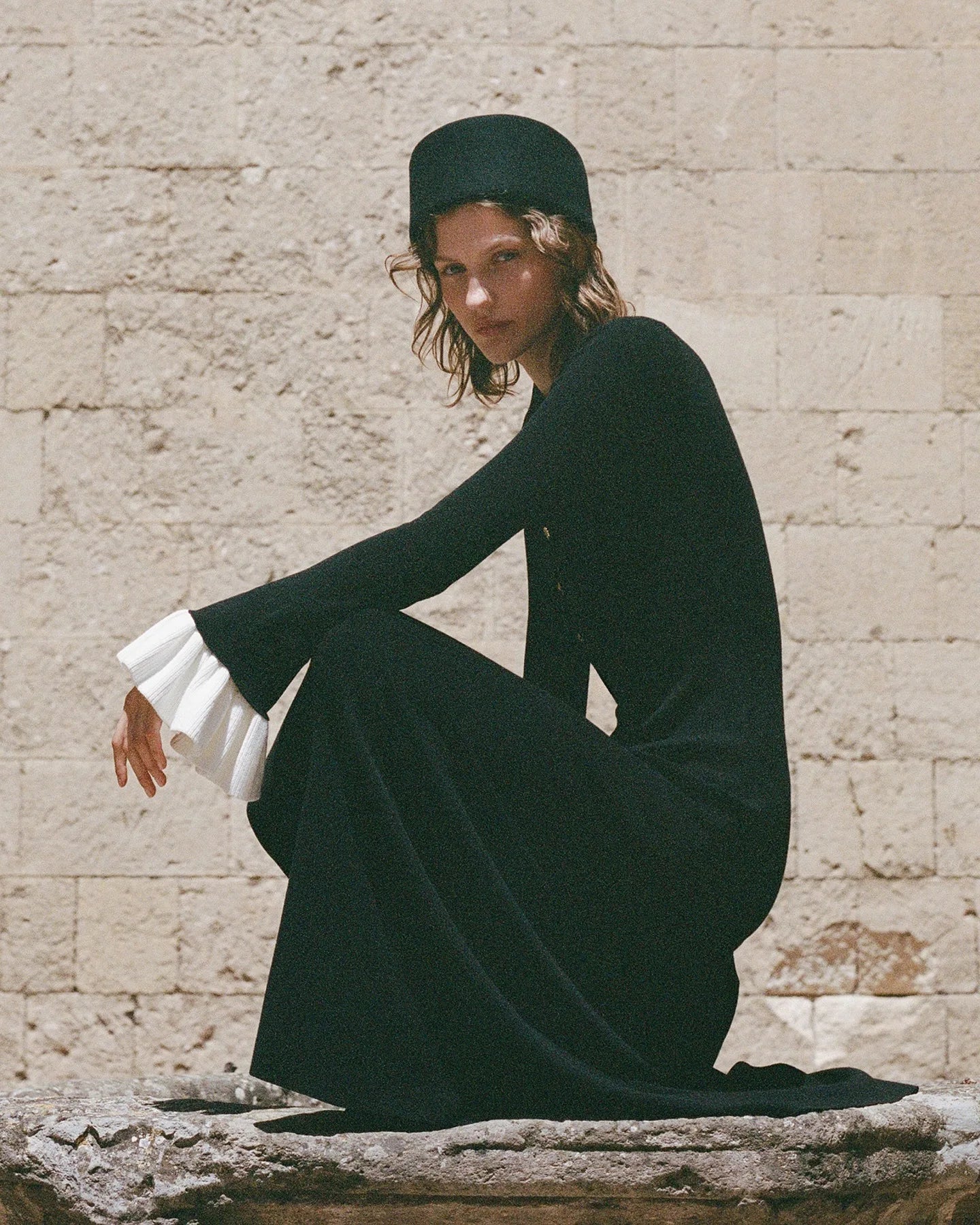 Tossy Weibliche Rüschen Strickwaren Langes Kleid Mode Patchwork Schlank Kontrast Revers Casual Party Kleid Kleid frauen Stricken Maxi Kleid.