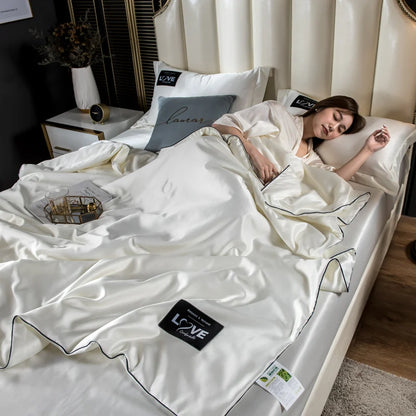 Summer Mulberry Silk Comforter Duvet Insert Luxury Natural Silk Blanket Satin Bedding Quilt Queen Single Double Twin Size Bed.