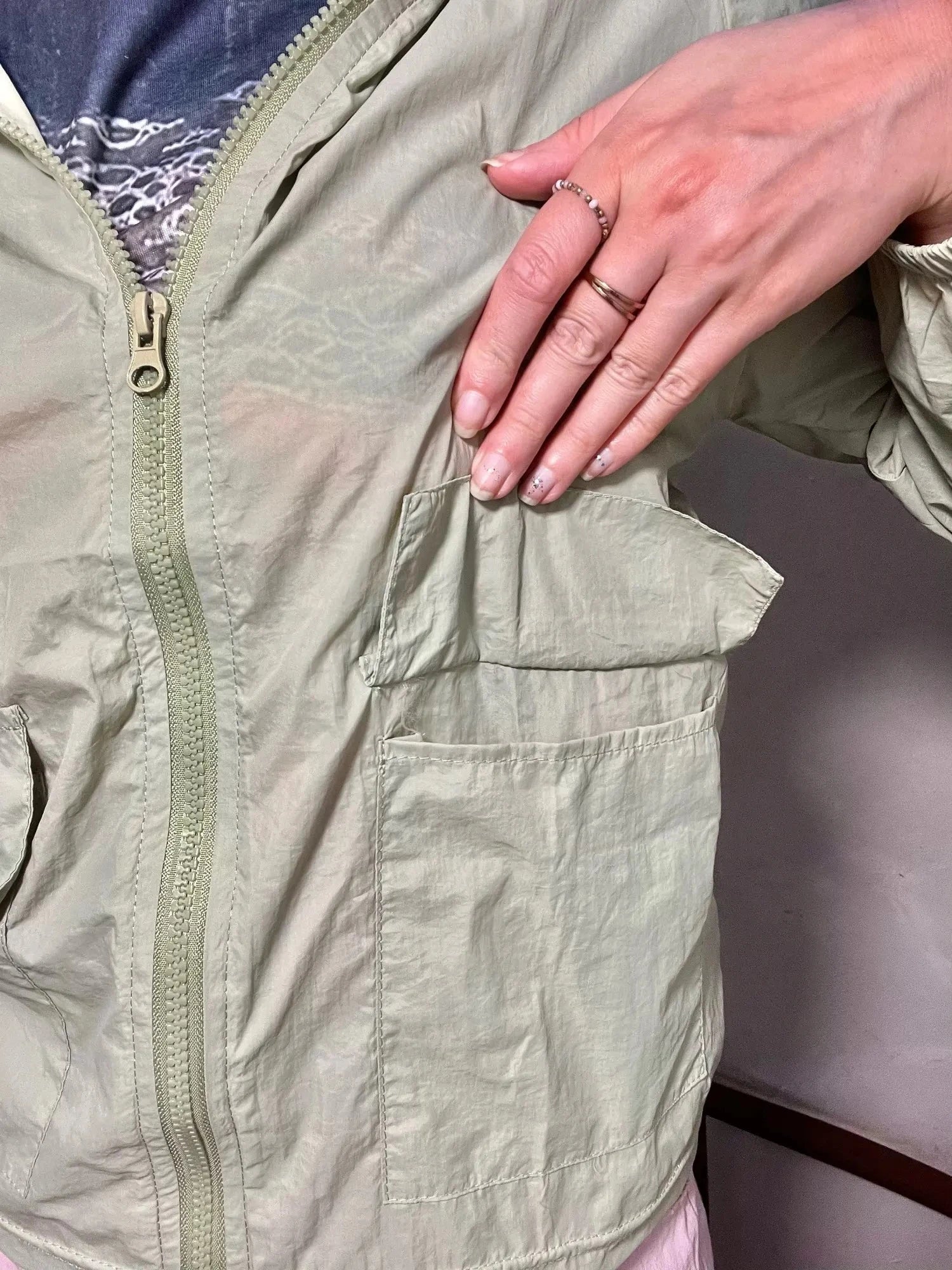 Sommerjacken für Frauen 2025, Oberbekleidung, cooler dünner Mantel, Mutter mittleren Alters, Kleidung, Korea, modische Damenbekleidung, Stickerei.