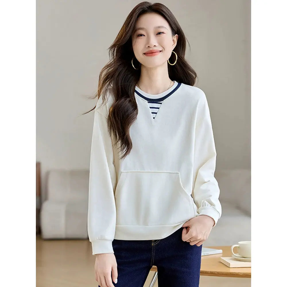 Apricot Round Neck Patch Long Sleeve Sweatshirt Women Loose Comfort Casual Design Fashion Top