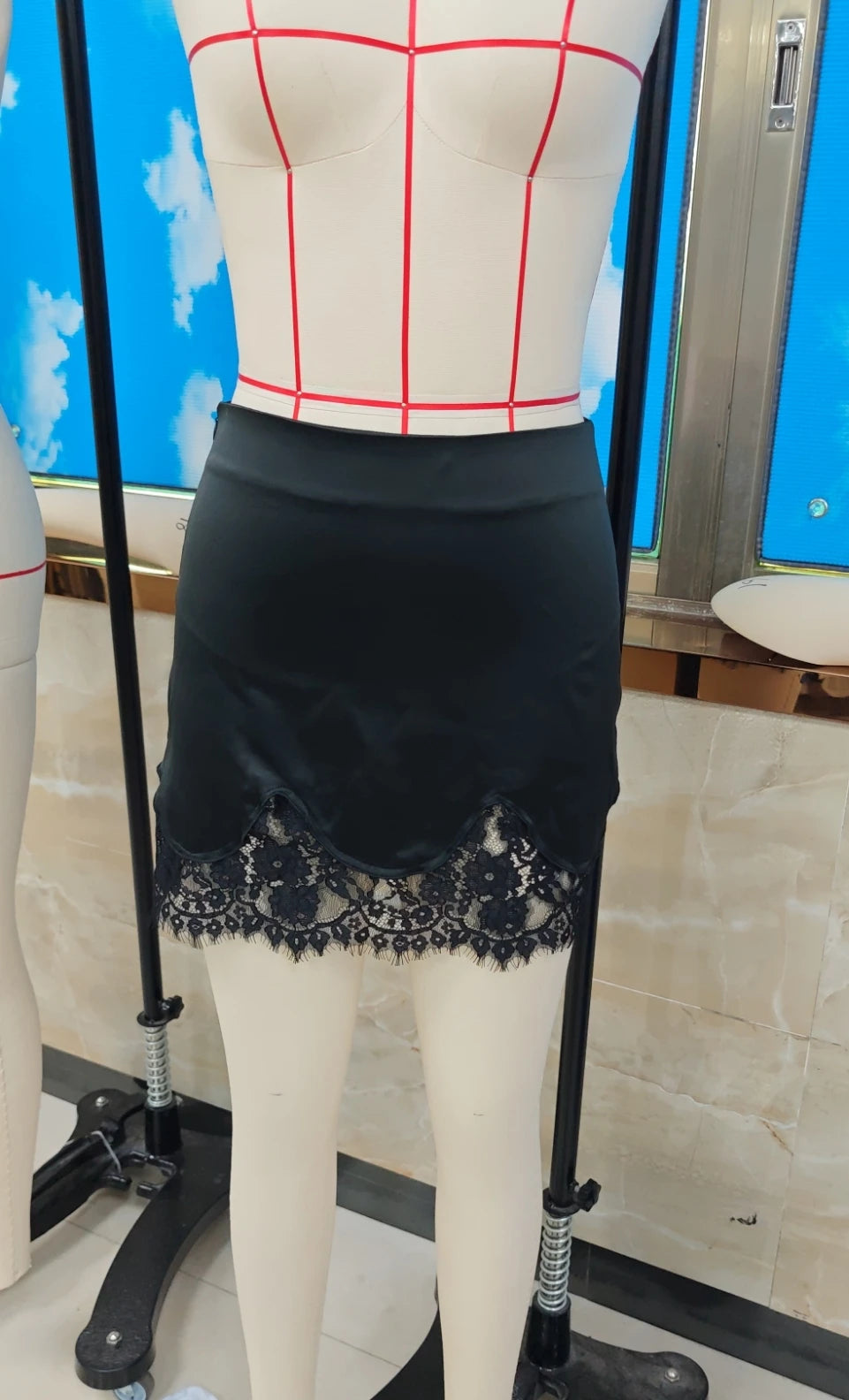 Combhasaki Women Summer Chic Floral Lace See-through Hem Patchwork Side Zipper Waist Slim Bodycon Silky Short Mini Pencil Skirts.