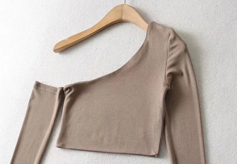 Women's One Shoulder Long Sleeved Crop Top.