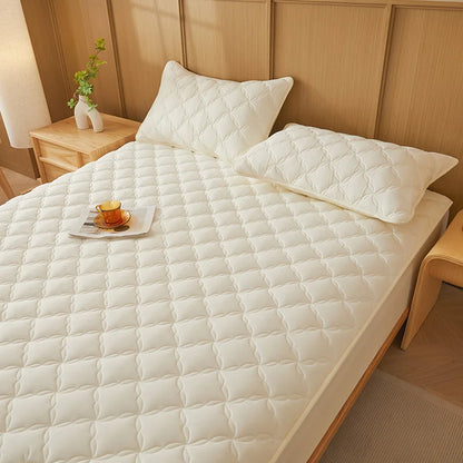 Quilted Mattress Cover Single/Double Bedspread Thicken Bed Linen Waterproof Bed Cover Home Soft Bedsheet 매트리스커버 (No Pillowcase).