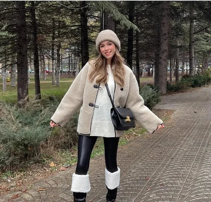 ZBZA Women's Faux Wool Jacket Loose Retro O-neck Single Breasted Long Sleeve Double Pocket Casual Overcoat Fall Winter Chic Coat.