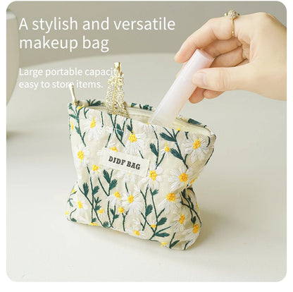 White Embroidery Daisy Women's Makeup Bag Portable Coin Purse Key Case Cosmetics Lipstick Storage Bag Commuter Liner Bag Ins.