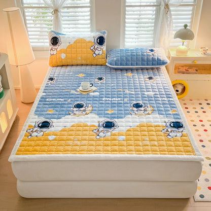 Winter Milk Velvet Mattress Toppers Thicken Quilted Bedsheet Student Bedspreads Washable Mattress Cover Queen Bedding Coverlets.