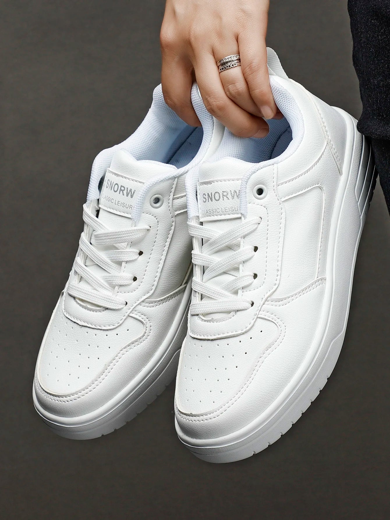 Leder Männer Schuhe Turnschuhe Trend Casual Schuh Italienische Atmungsaktive Freizeit Männlichen Turnschuhe Nicht-slip Schuhe Männer Vulkanisierte Schuhe.