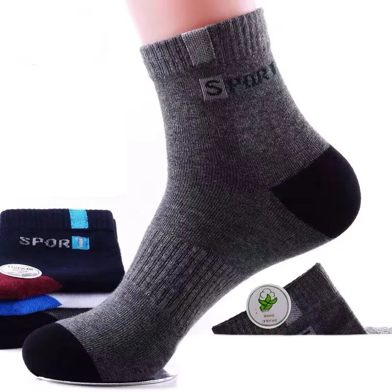 10/5/3MEN'S Mid-calf Socks Cotton Socks for All Seasons, Solid Colour and Versatile.