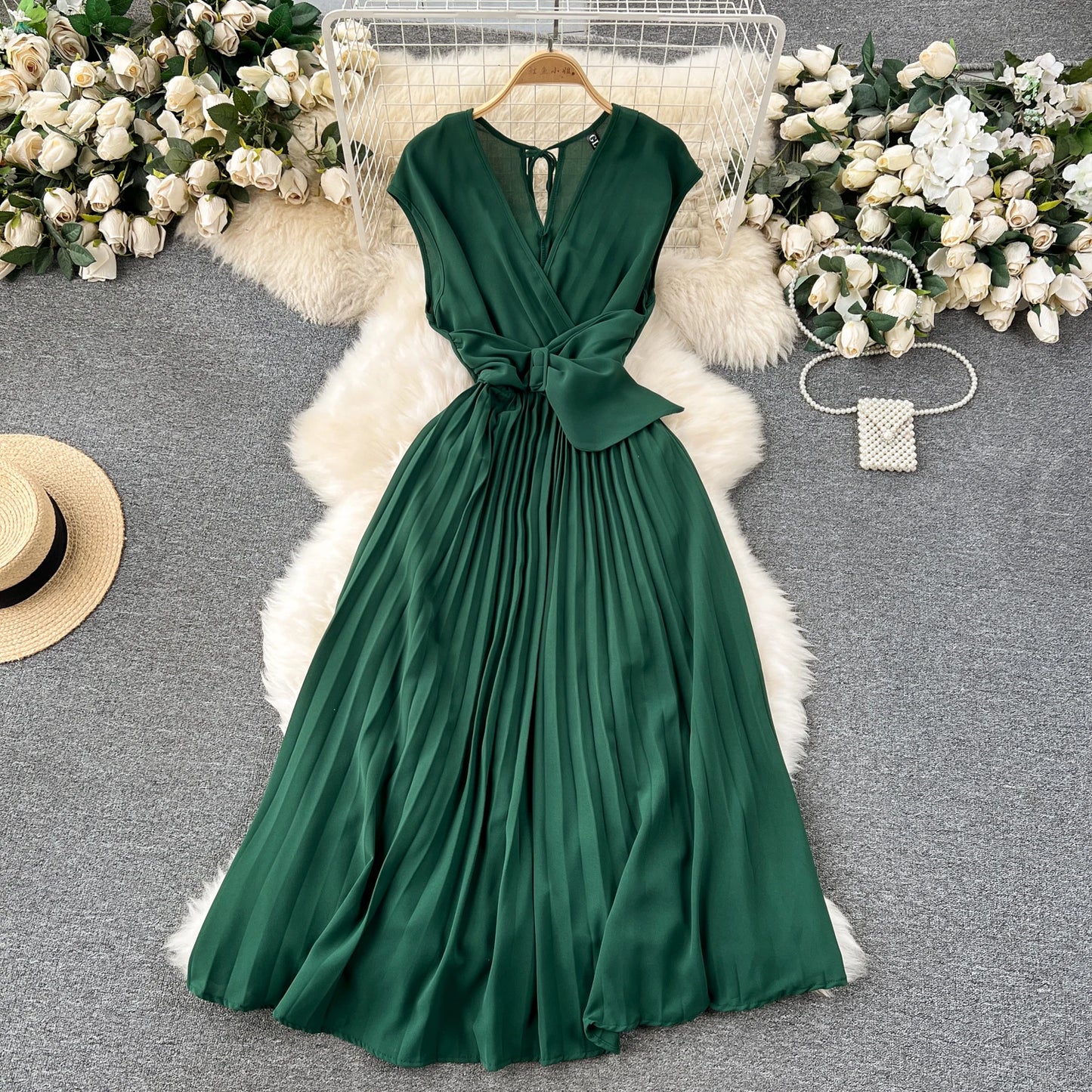 Französisch Vintage elegante Plissee Vneck Kleid A-Linie Mode Chiffon Frühling Herbst ärmellose Vestidos Frauen kleider