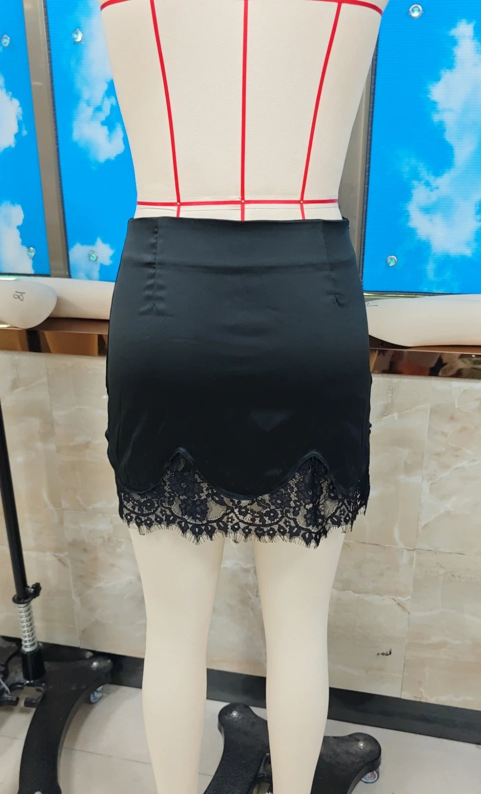 Combhasaki Women Summer Chic Floral Lace See-through Hem Patchwork Side Zipper Waist Slim Bodycon Silky Short Mini Pencil Skirts.