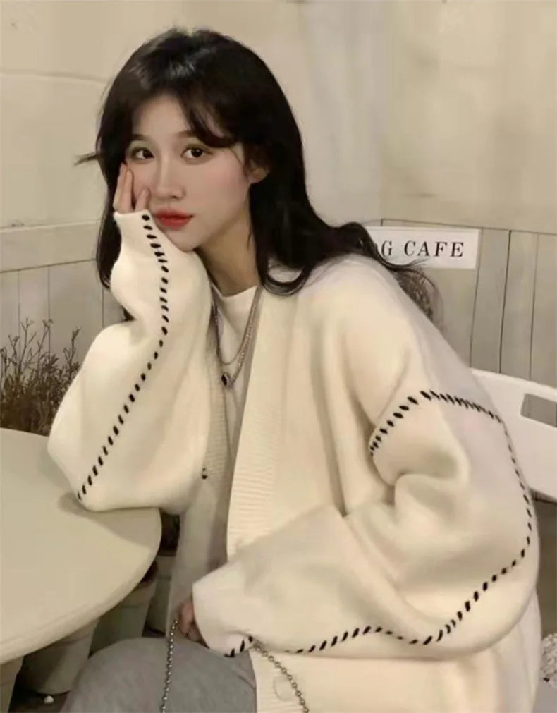 Women's Sweater Coat In Autumn and Winter V-neck Sweaters Jacket To Keep Warm and Loose Wild Academic Style Chic Cardigan.