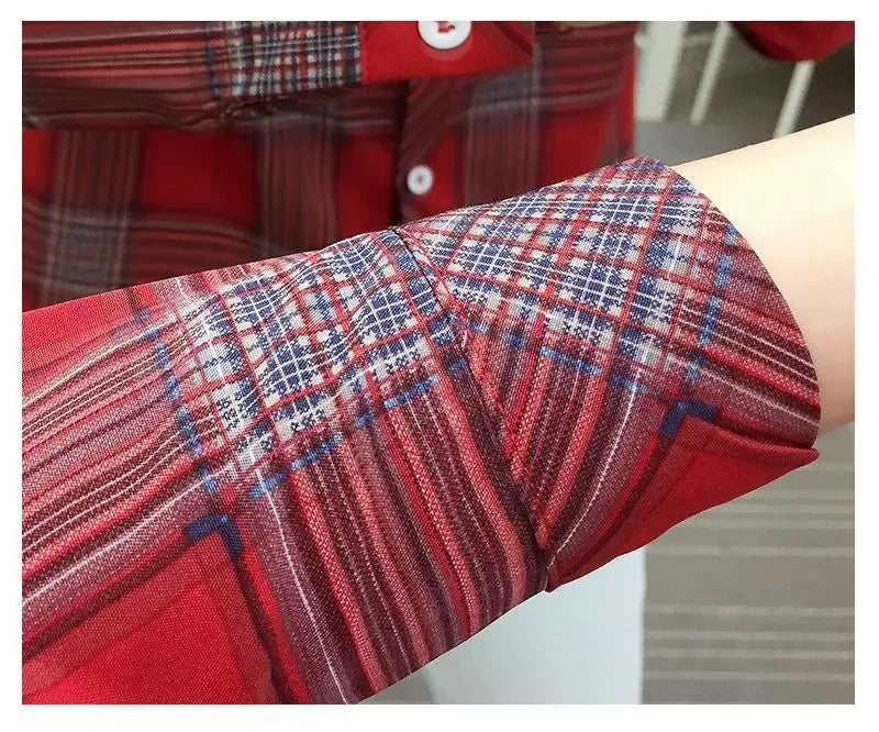 2024 herbst Neue College Stil Plaid Shirts frauen Lange hülse Taste Unten Casual Tops Lose Mode Polo Neck Blusen