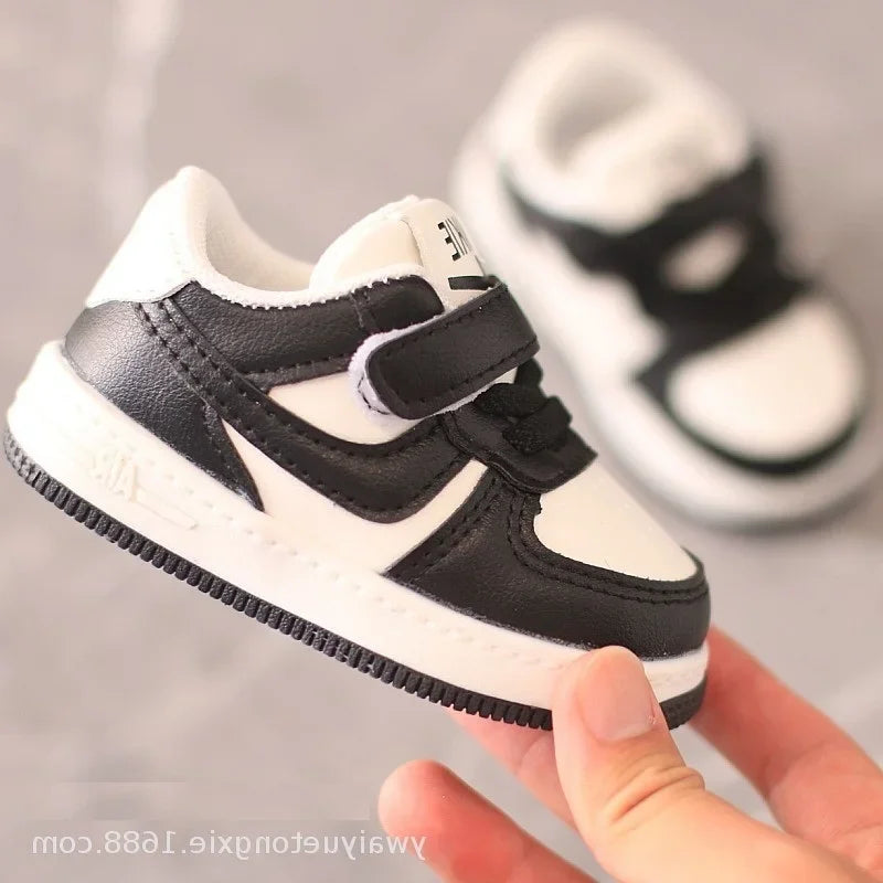 Children Sneakers Boys Girls Leather Low-Top Board Shoes Students Soft Bottom Footwear Kids Running Shoes Baby Casual Footwear.