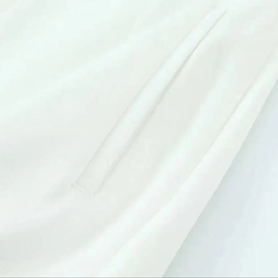 ZBZA Women High Waist A-line Shorts Loose Fit Double Pocket Zipper Solid Color Casual Mini Shorts Spring Summer New Chic Shorts.