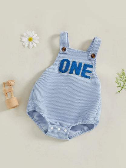 Baby-Overall, ärmellos, quadratischer Ausschnitt, Buchstaben-Stickerei, Strampler für Neugeborene, einjähriges Outfit für Jungen und Mädchen.