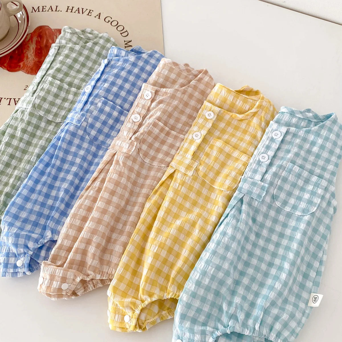 2024 Sommer Baby kleidung Plaid Kleinkind Jungen Mädchen Bodysuit ärmel los einteiliges Kleinkind Outfit.