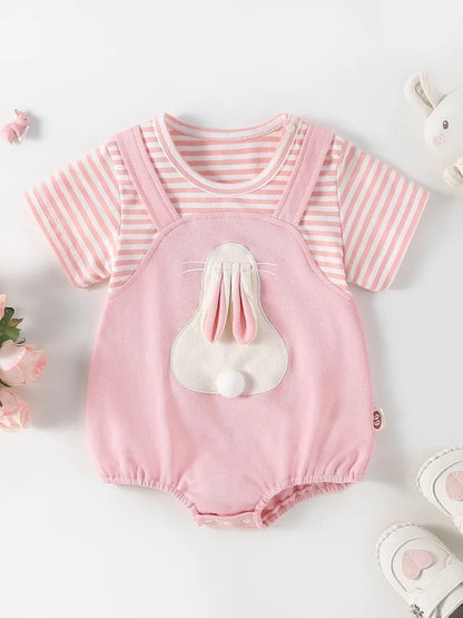 2024 Sommer Baby Mädchen Kleidung niedlichen Hasen falsch zweiteiligen Bodysuit Kleinkind Streifen Patchwork einteilige Kleidung.