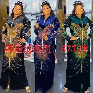 Long Sleeved Hooded Muslim Dress Velvet Diamond Clothing for Women Dubai Abayas Casual Korean Style Kaftan Evening Dress Abayas.