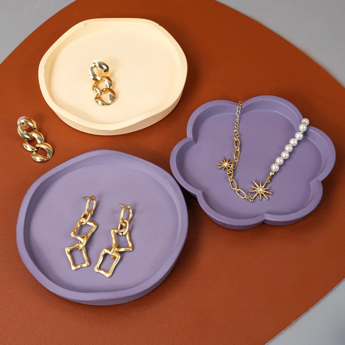 Flower Shape Tray Silicone Mold DIY Handmade Round Coaster Plaster Molds Concrete Resin Storage Plate Crafts Making Home Decor.