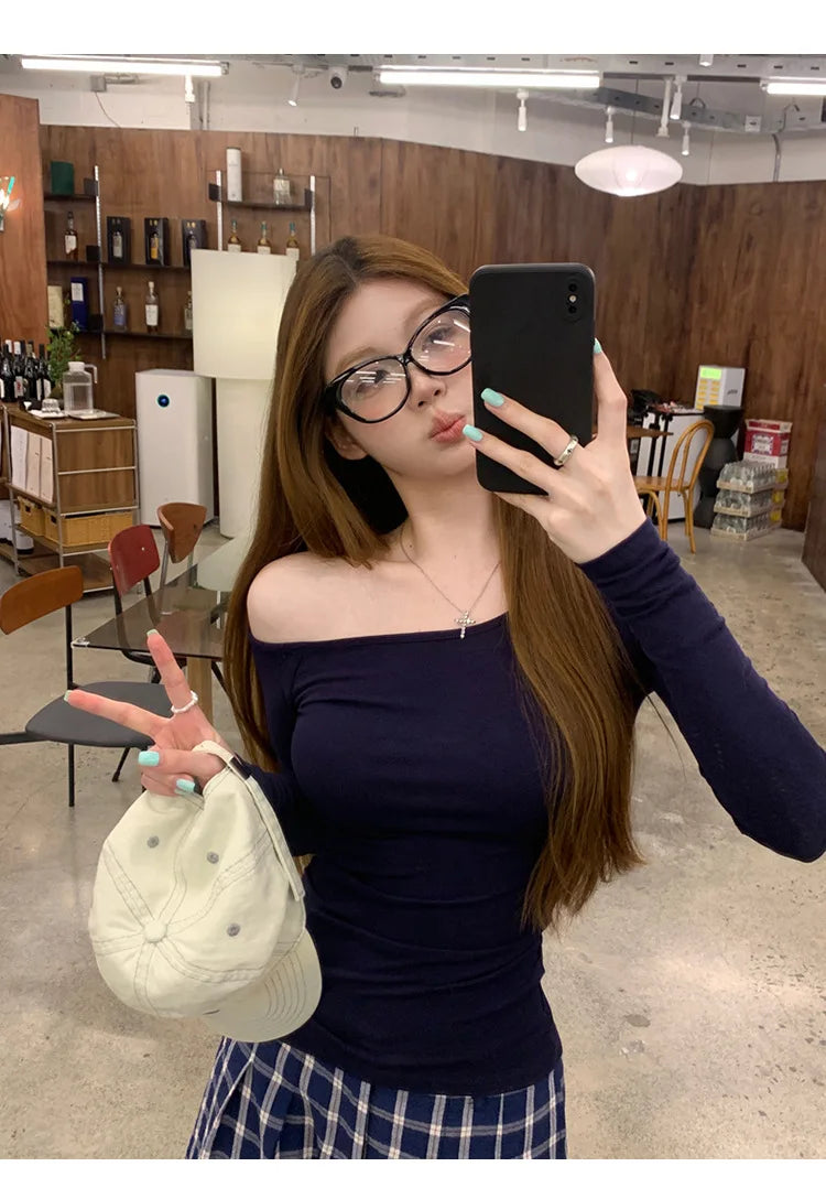 1pcs Spring Autumn Fashion Skew Collar Off-shoulder Long-sleeved T-shirts Women New Solid Slim Fit Sexy Tees Shirts Student Tops.