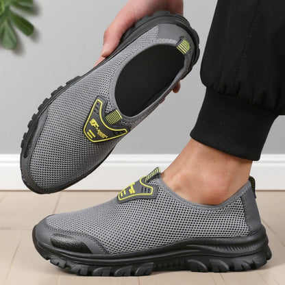Trendy Slip on Sneaker Style Shoes Lightweight Outdoor Lawn Walking Shoes Minimalist Grid Fashion Design Slip on Travel Shoes.
