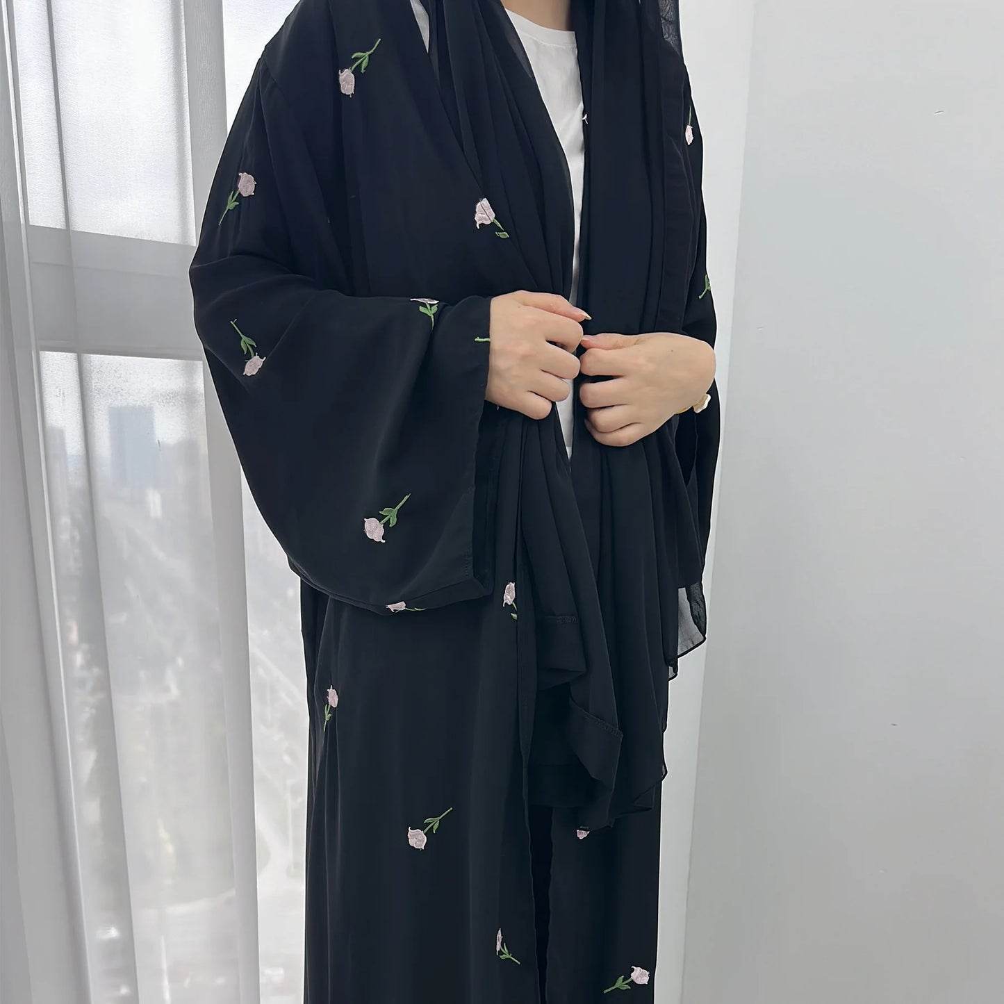 2024 New Black Embroideried Kimono Cardigan Abaya Dubai Luxury Muslim Kaftan Abayas For Women Turkish Islamic Clothing Outfit.