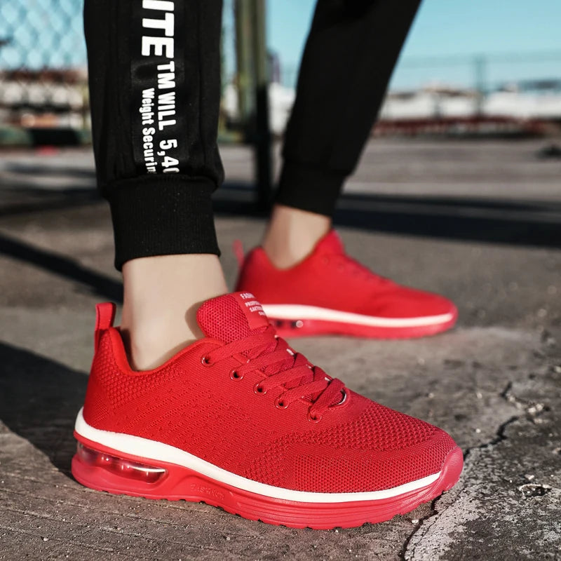 Men's and women's light casual sneakers Breathable mesh surface classic fashion lace-up walking and running shoes sneakers.