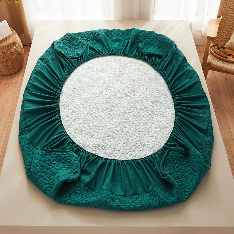 Waterproof Quilted Mattress Protector Breathable Mattress Cover Anti-mite Anti-bacterial Fitted Bed Sheet No Pillowcase.