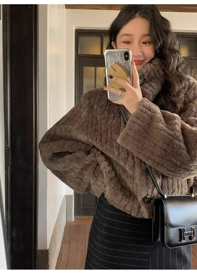 2025 Winter Fashion Stand Collar Warm Plush Short Jacket Women Autumn Retro Street Thickened Loose Harajuku Casual Short Jacket.