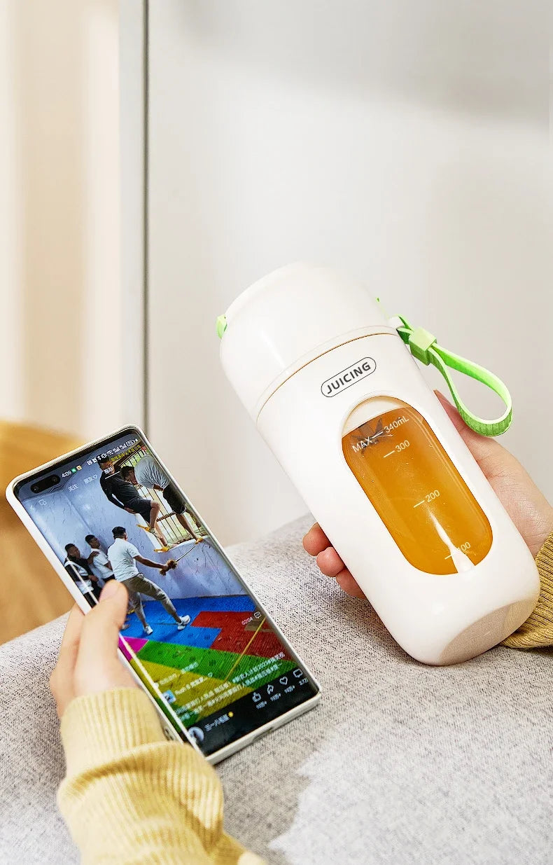 Portable Multi-function USB Wireless Juicer 12-blade Head Fast Juice Extraction 2600mAh Capacity Indoor and Outdoor Mixing Cup.