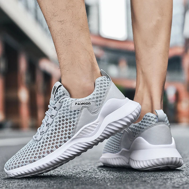 Sommer Tennis Casual Mesh Schuhe Atmungsaktive Hohl training fitness Plattform Weichen Boden Läuft Leichte Vulkanisierte Schuhe.