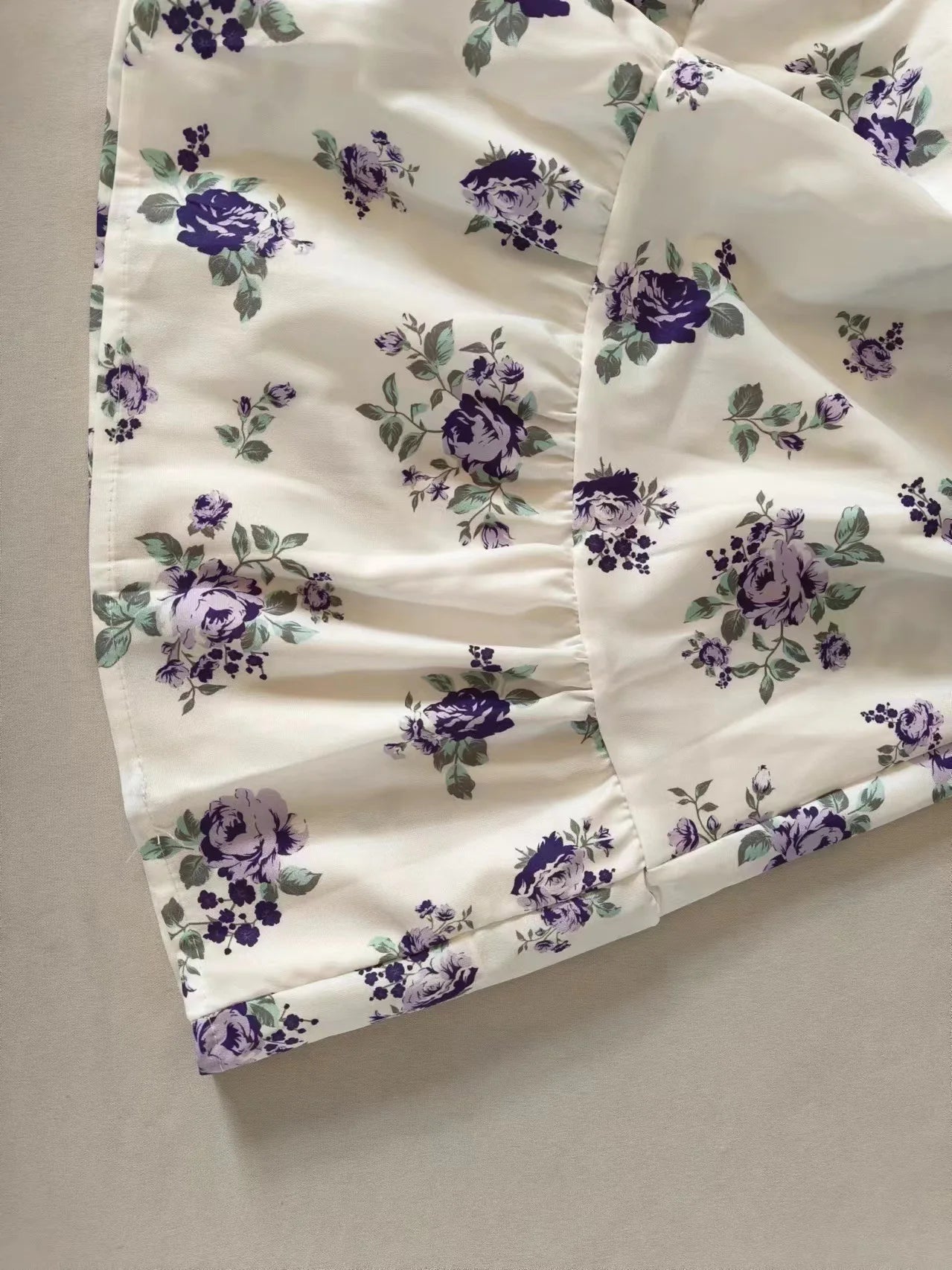 Frühling Herbst frauen Neue Kleid Temperament Süße Druck V-ausschnitt Laterne Hülse Spitze Hohe Taille Kurzes Kleid